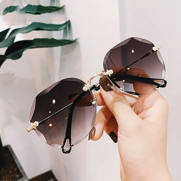 Vespera Polygonal Rimless Sunglasses