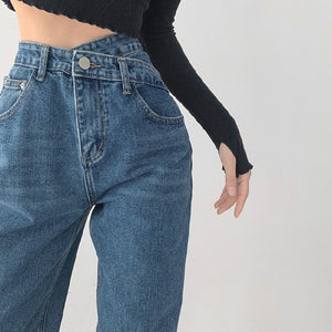 Windy High-waisted Jeans Look Thin And Straight