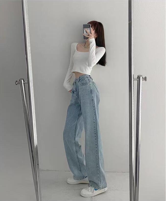 Windy High-waisted Jeans Look Thin And Straight